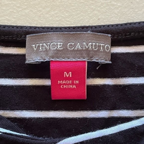 Vince Camuto, women’s black and white stripe keyhole pull over sleeveless top M - Picture 7 of 8